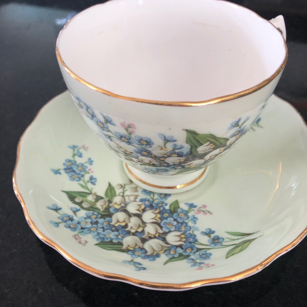 English made Fine bone China tea cup and saucer - Picture 1 of 4